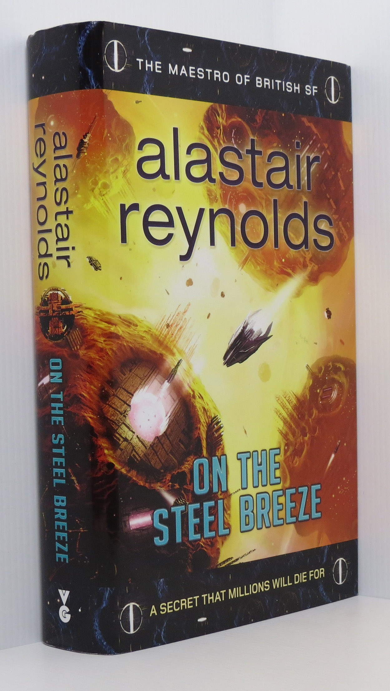 Alastair Reynolds - Century Rain - Gollancz, 2004, First Edition.